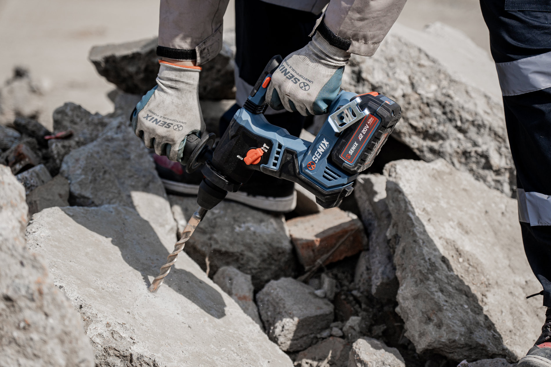 Перфоратор SDS-plus, 1.2Дж, 17 мм, без АКБ и ЗУ X2 20В