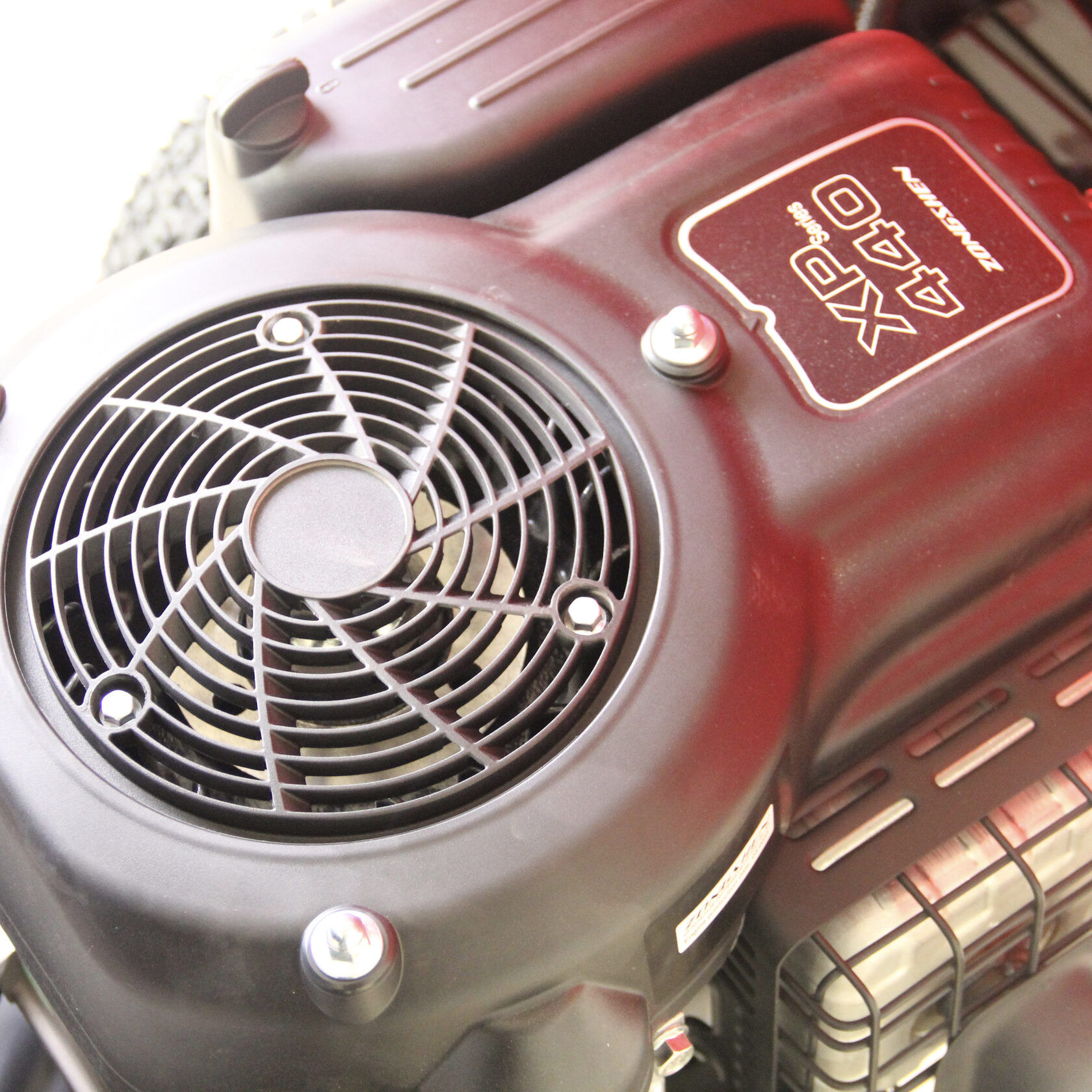 Косилка с сиденьем (садовый мини-трактор) EVOline TRG 96 H