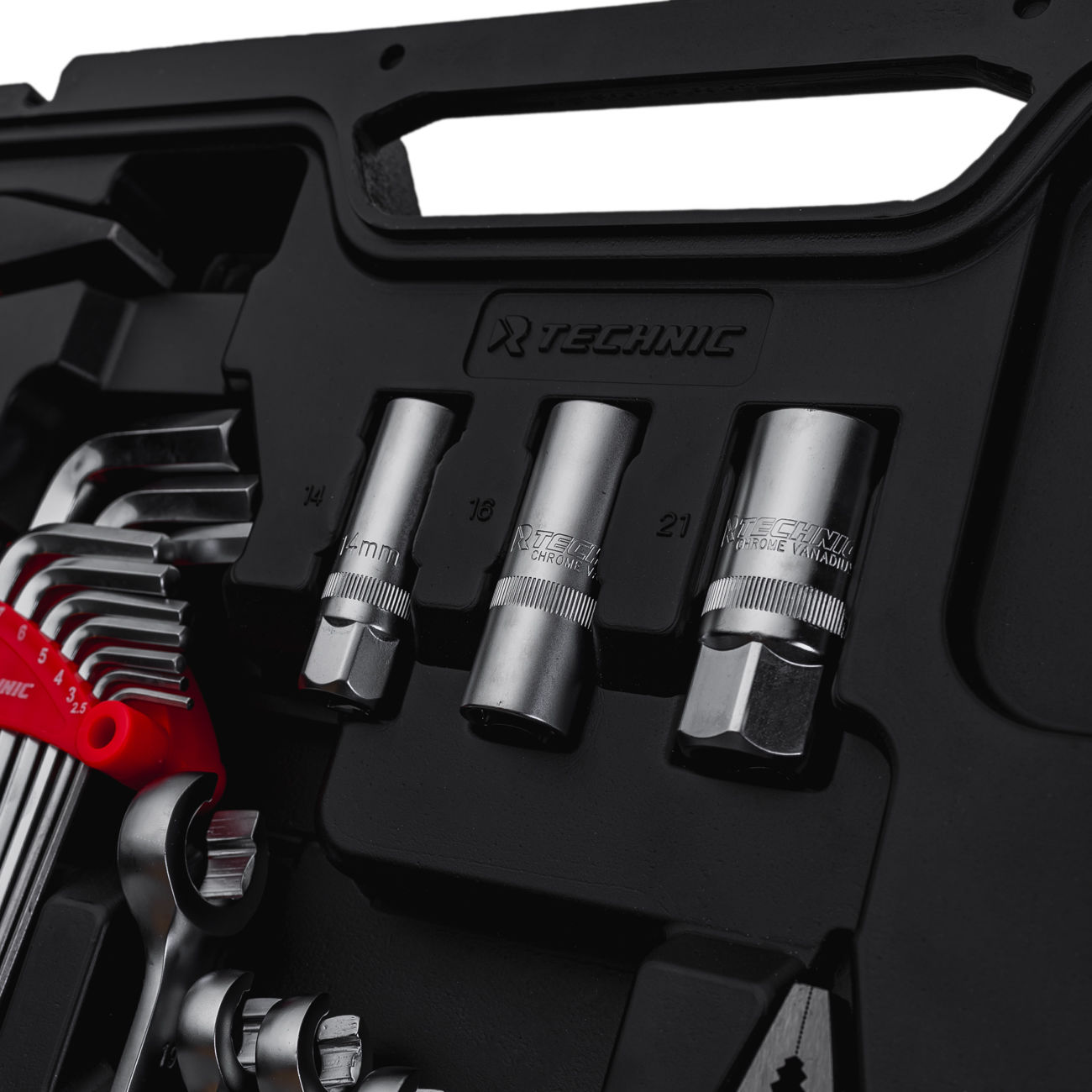 Набор ручных инструментов TECHNIC 142 предмета 1/2, 3/8, 1/4 RUNTEC RT-HT142T