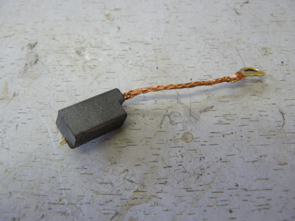 Щетка графитовая (U503-951-038-W)